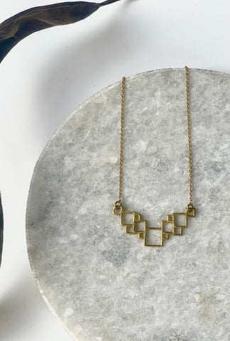 Geometry in squares necklace