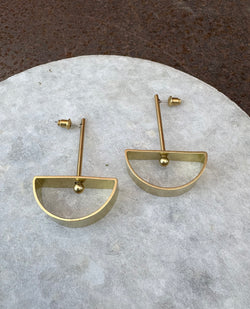 Kinetic half circle bar studs