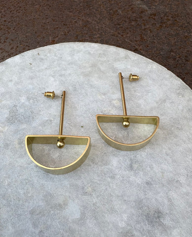 Kinetic half circle bar studs