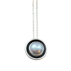 Pearl necklace in silver